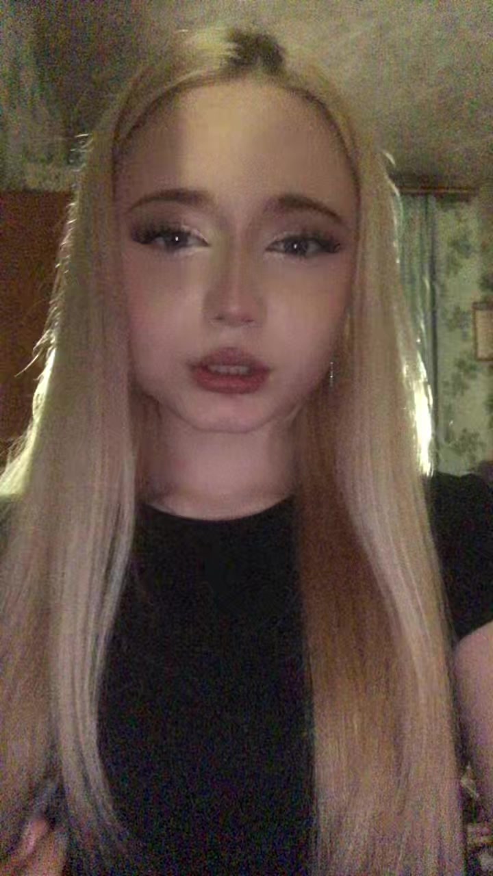 @аняяя