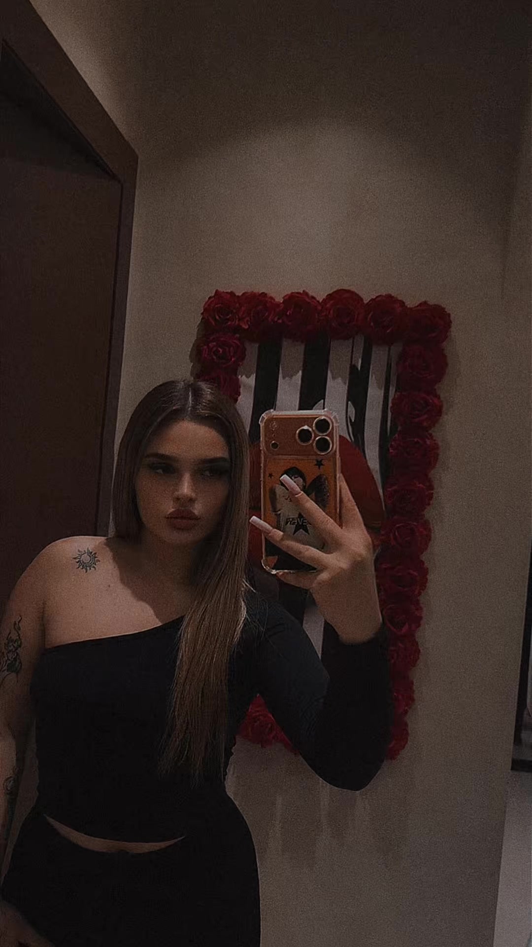 @🖤