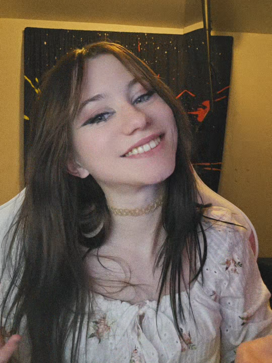 @Eve Autym✨️Twitch Streamer✨️