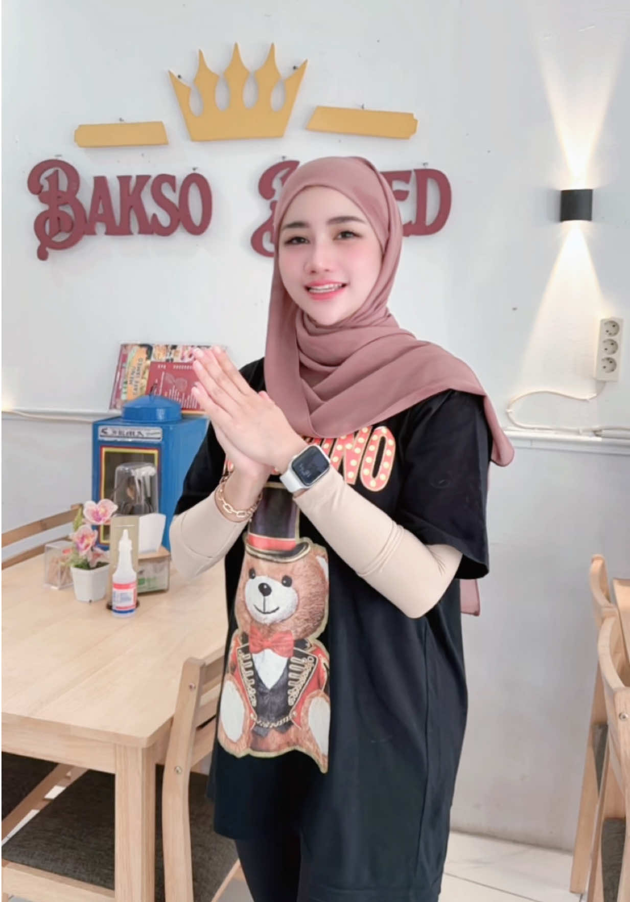 @user99180275784
