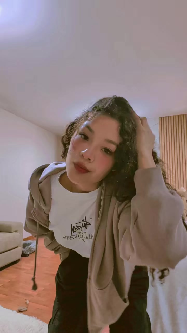 @Emy🦋