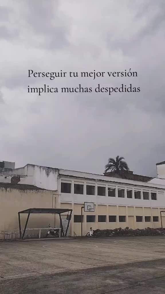 @Karolyn Gumu 🤍