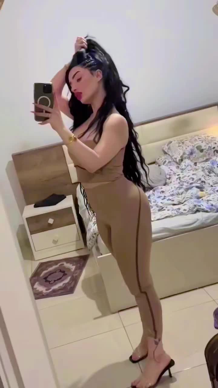 @👸مثيرة للجدل👸