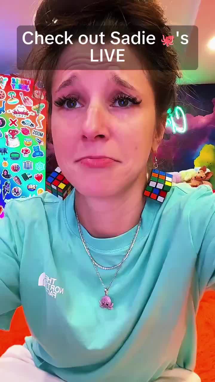 @lauragrassi727🐙 🖤💚💙