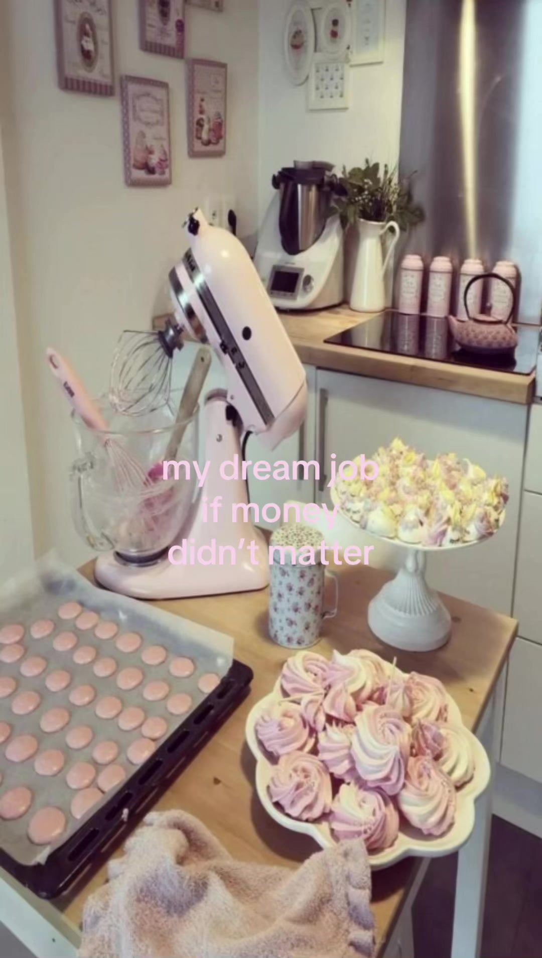 @whimsy brunette ୨ৎ