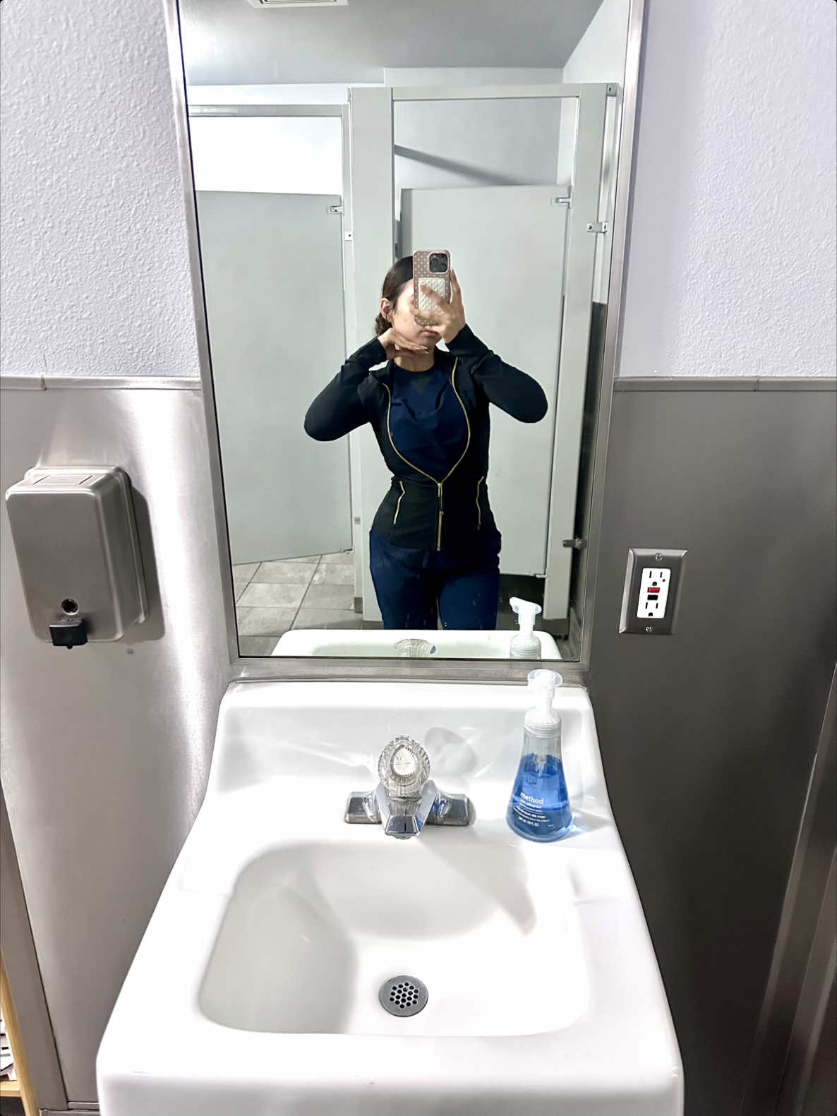 @urvaqueragf
