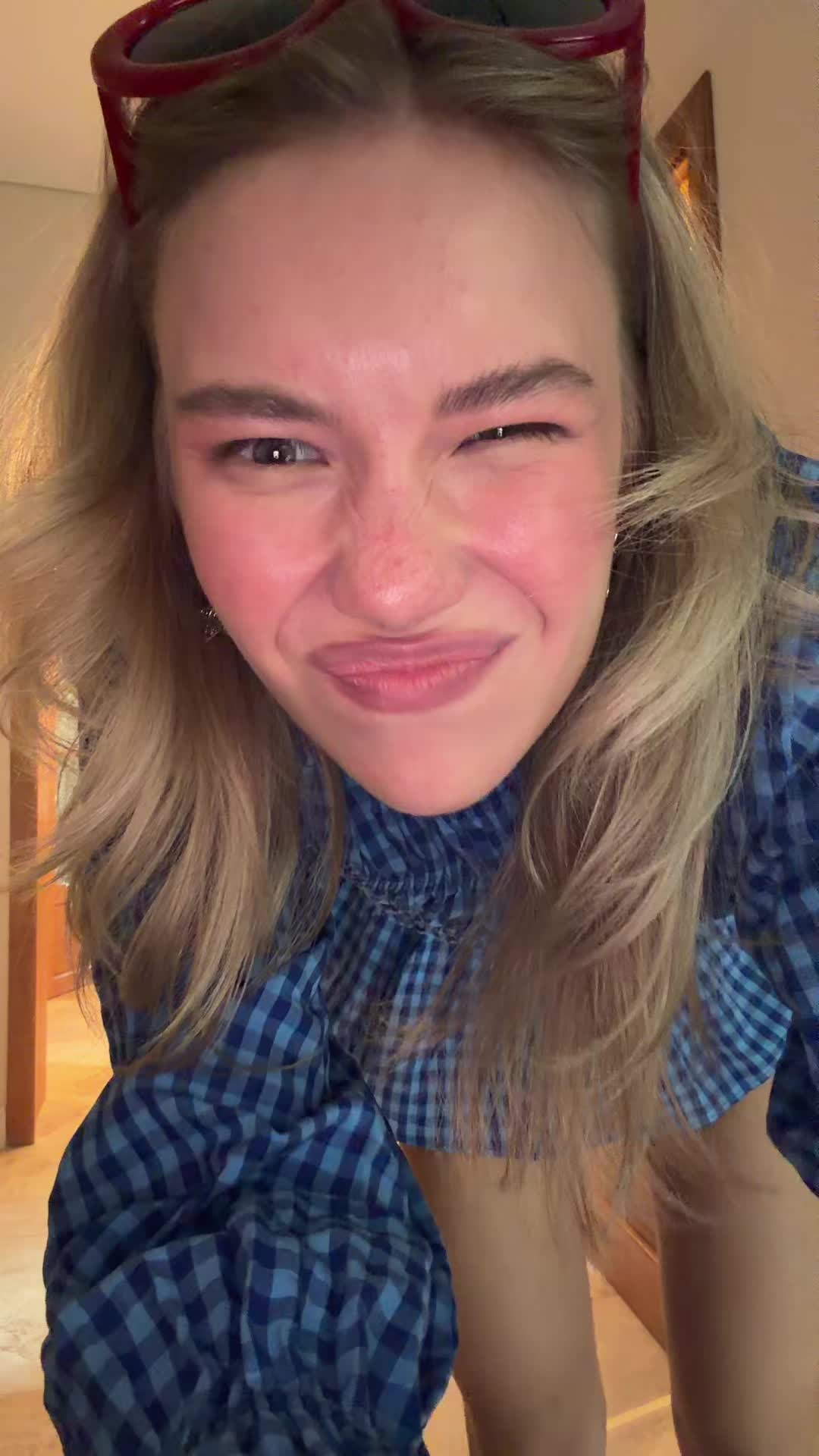 @алексис