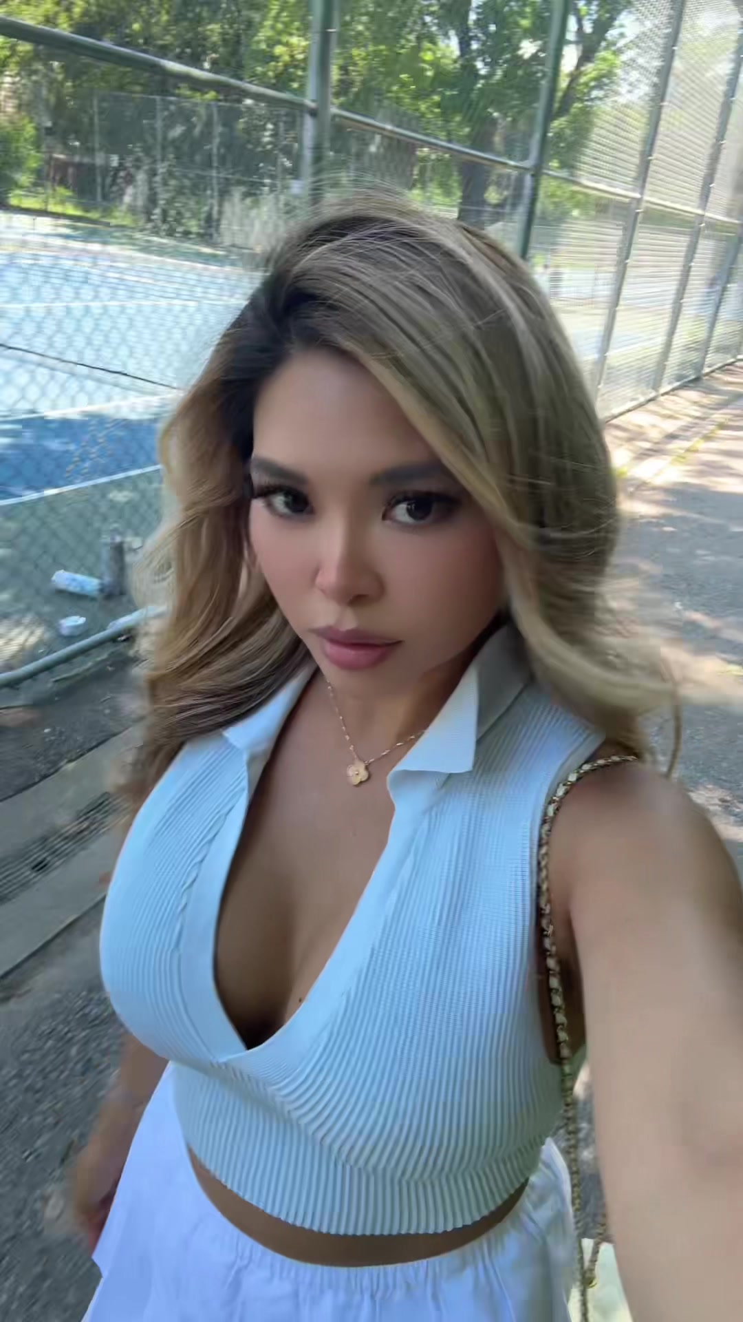 @theceliejames