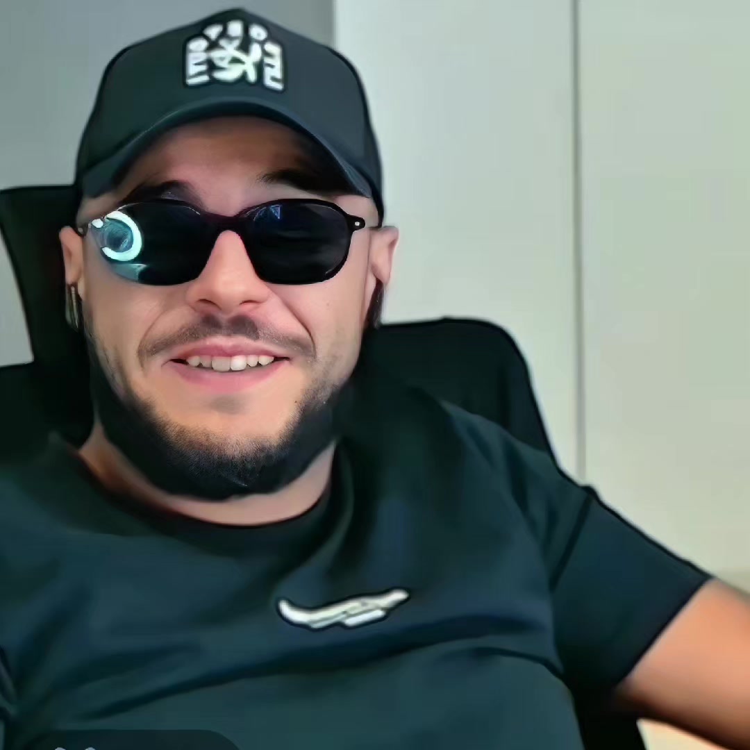 @𝗬𝗼𝘀𝗿𝗶_المصمم