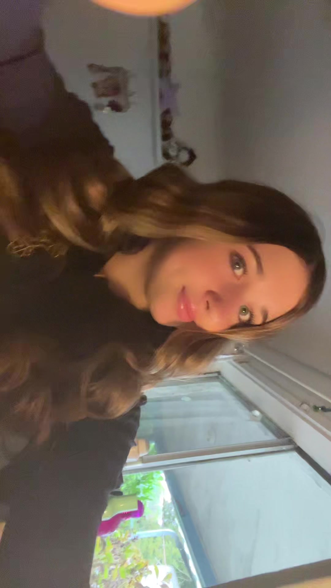 @bella