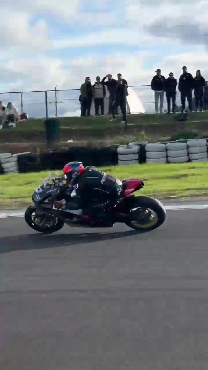 @Motosaurio