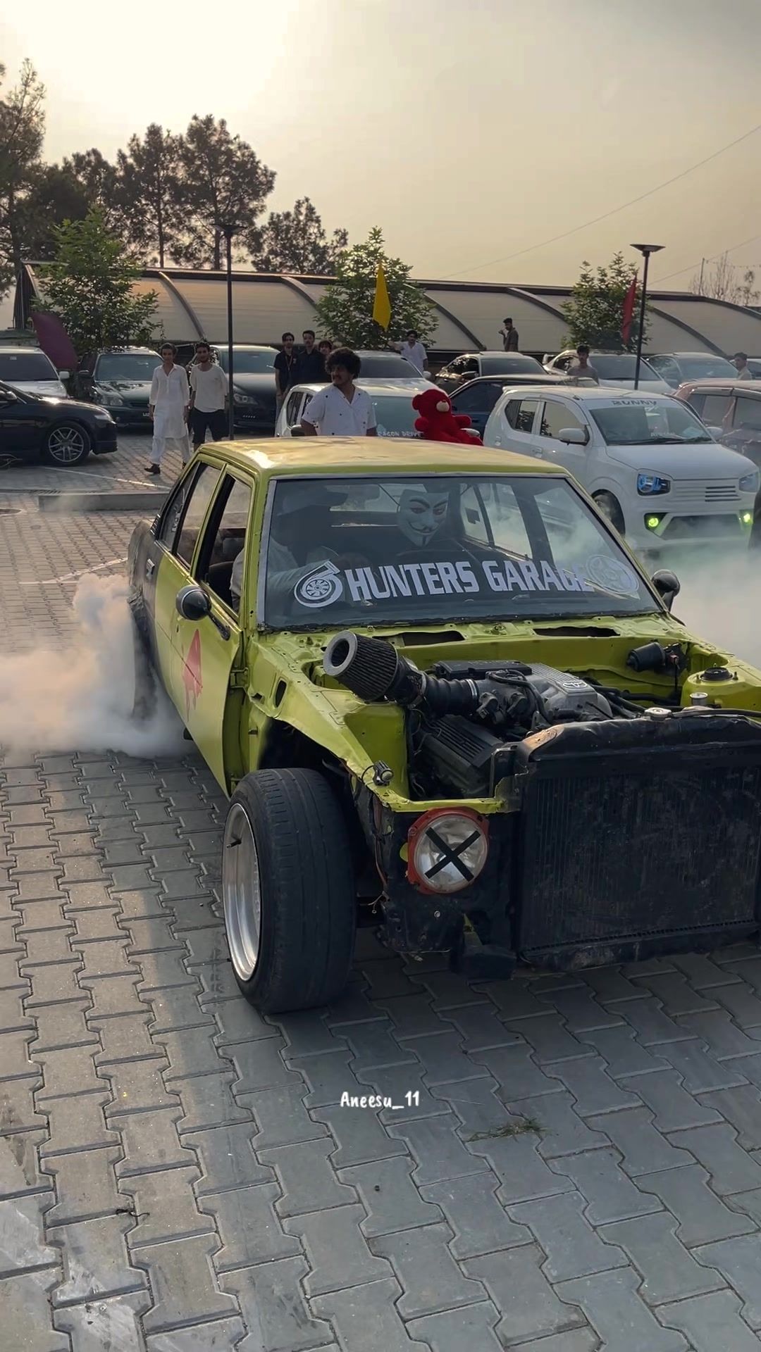 @Aneesu_11🔰