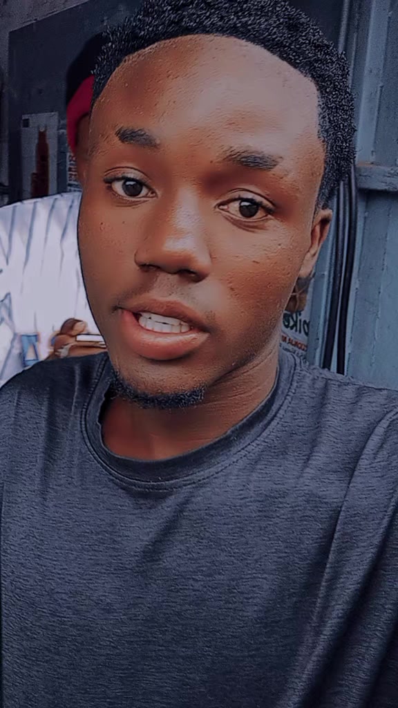 @🥹IT'S LEN😫