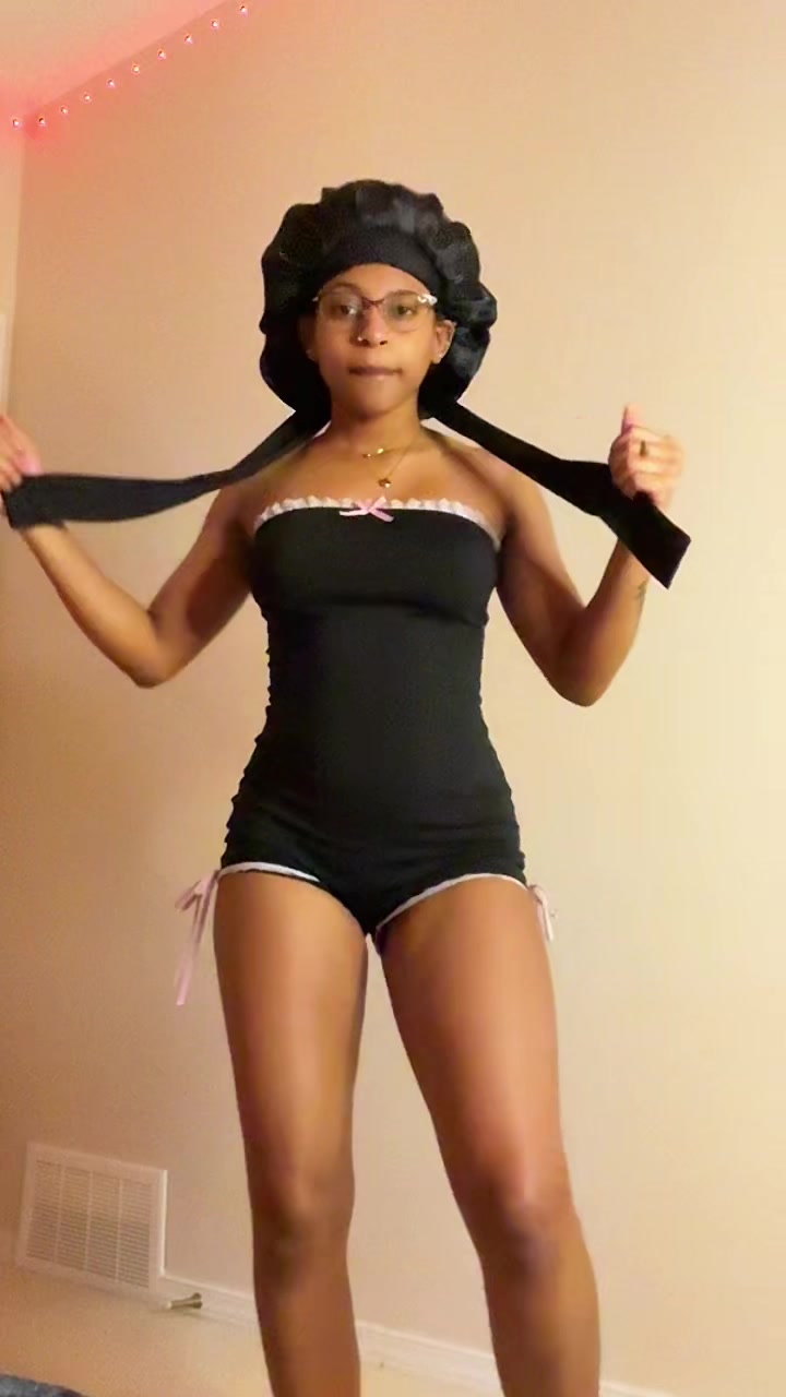 @Emily🖤👤