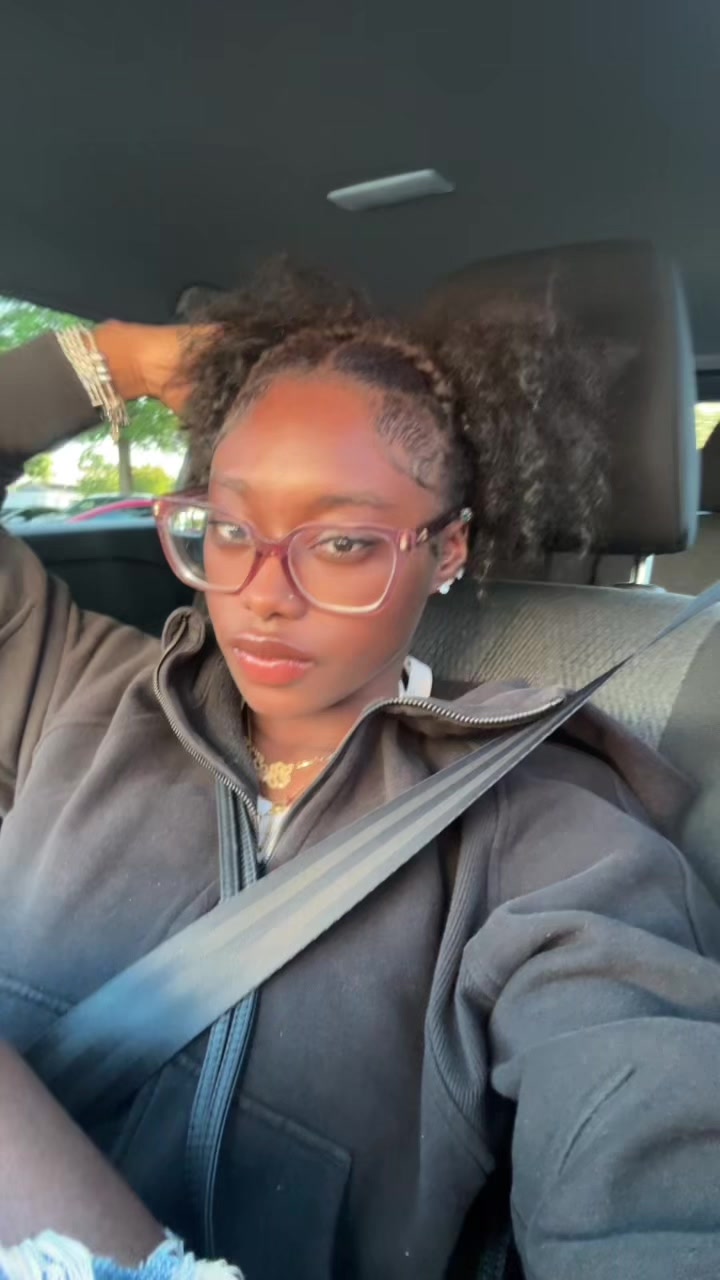 @prettylittlelibra