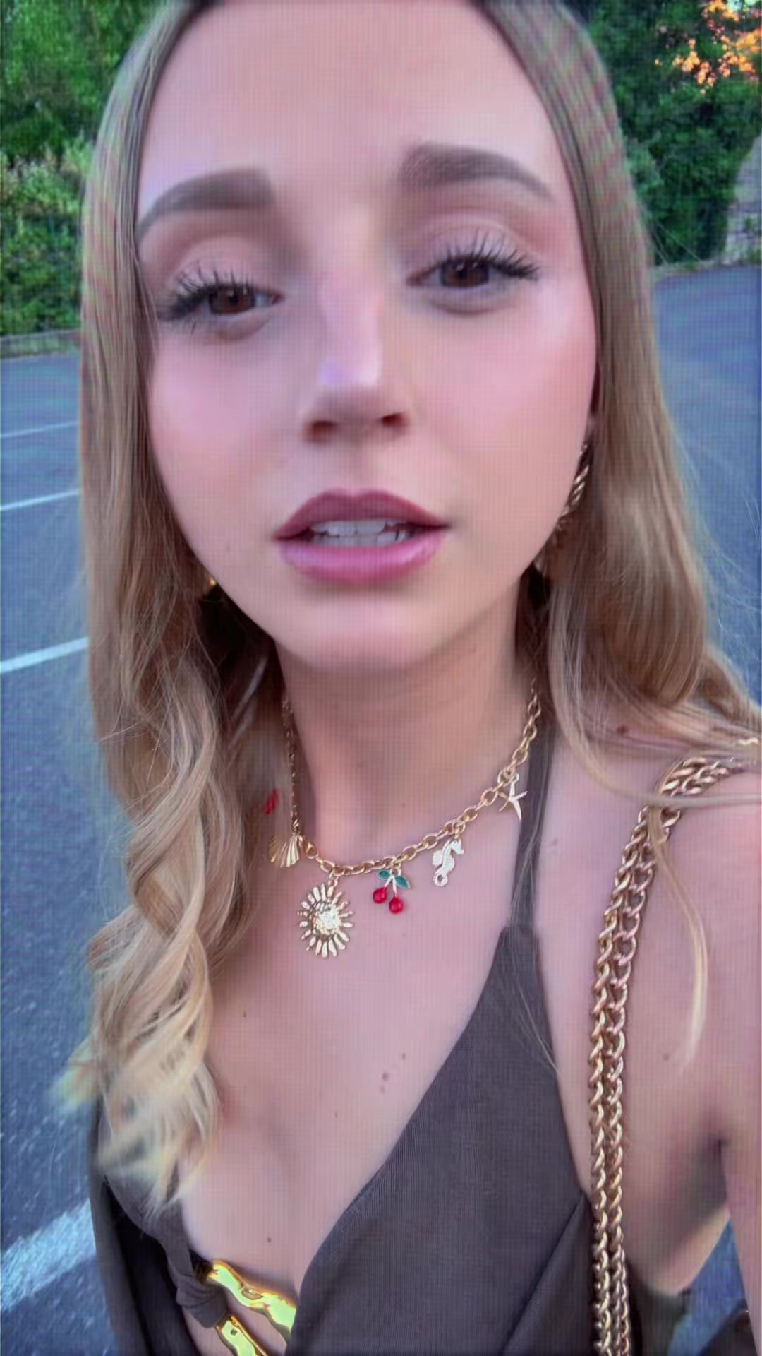 @🥥