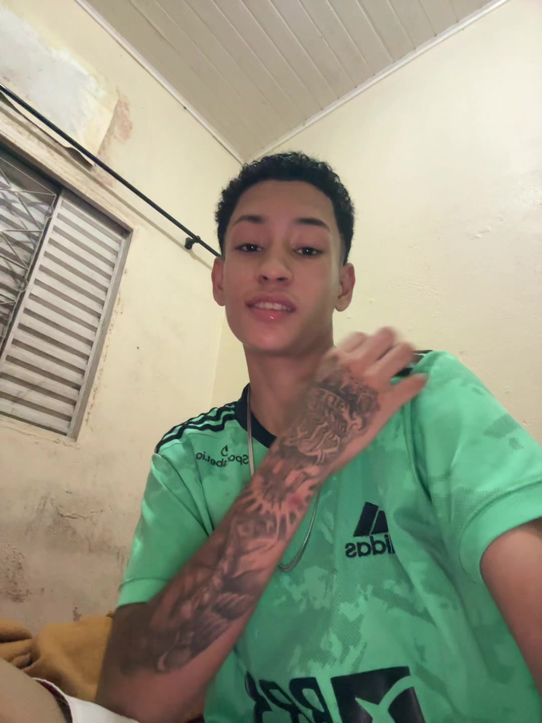 @Leviz