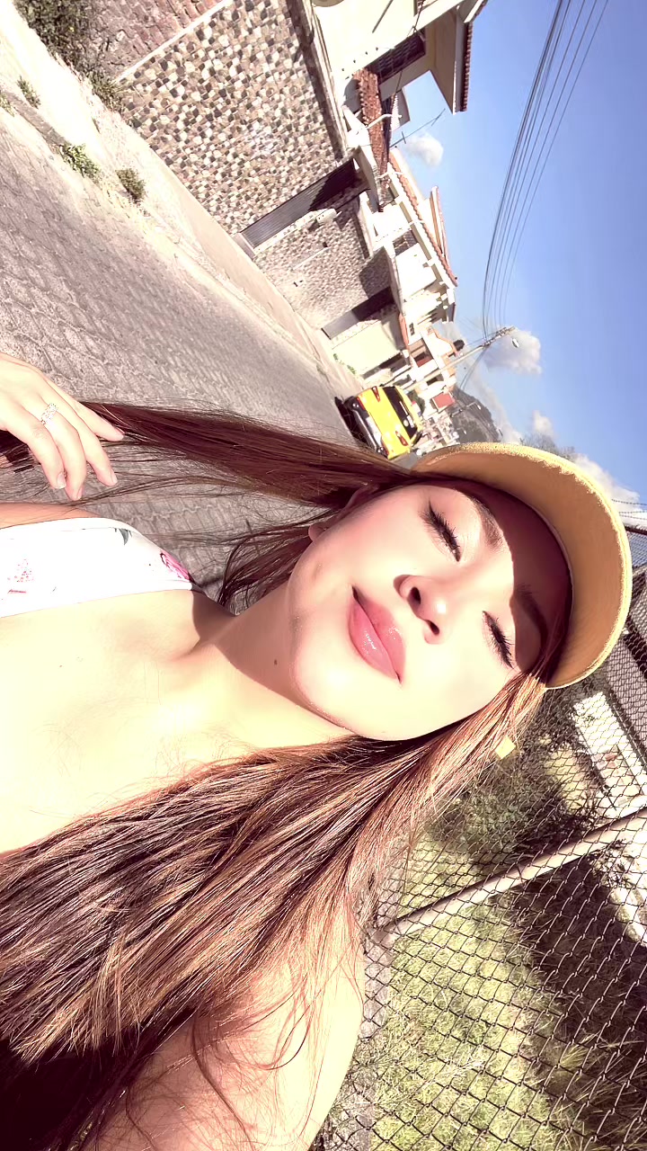 @Melanie Paredes