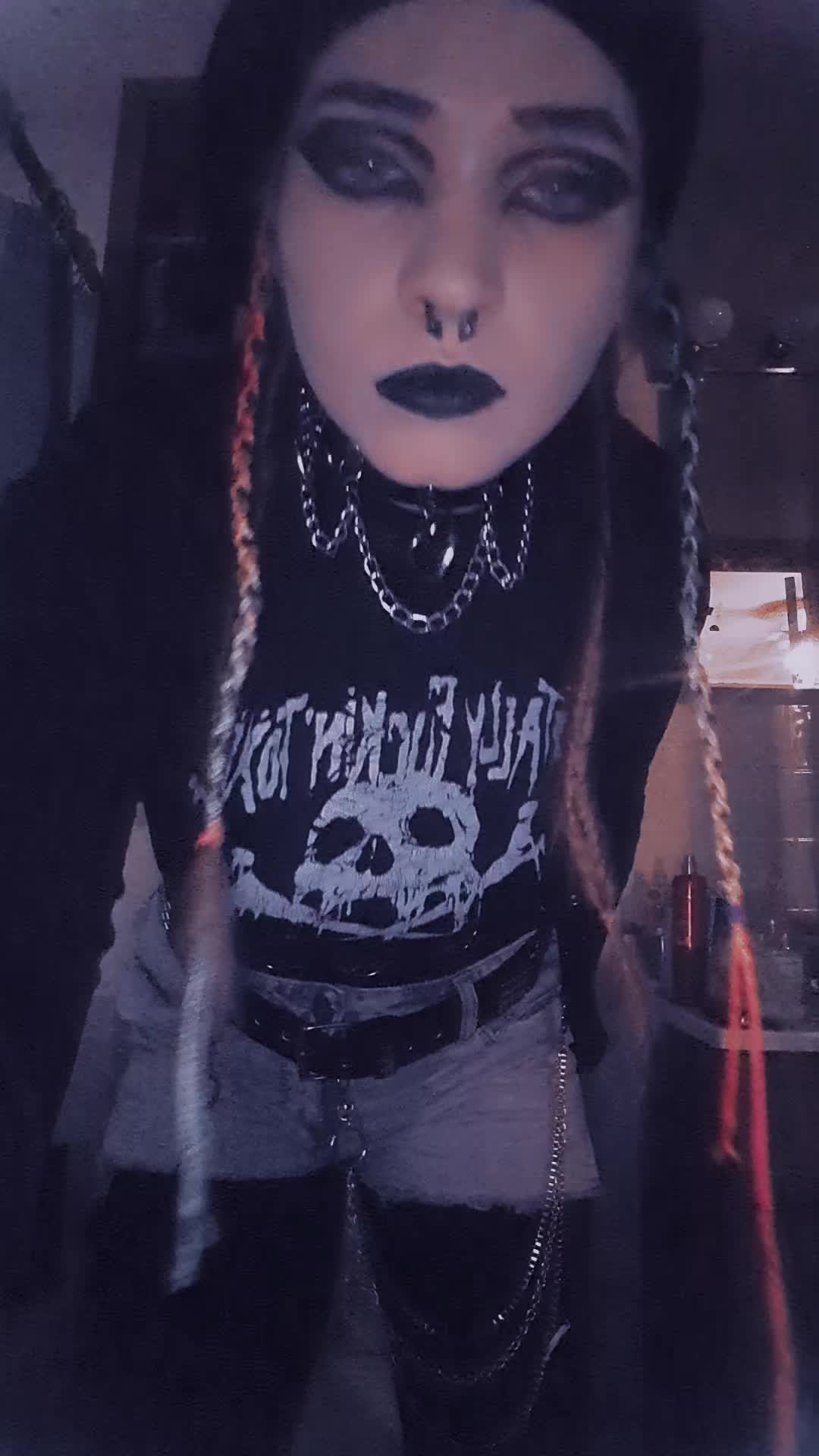@Love2h8u