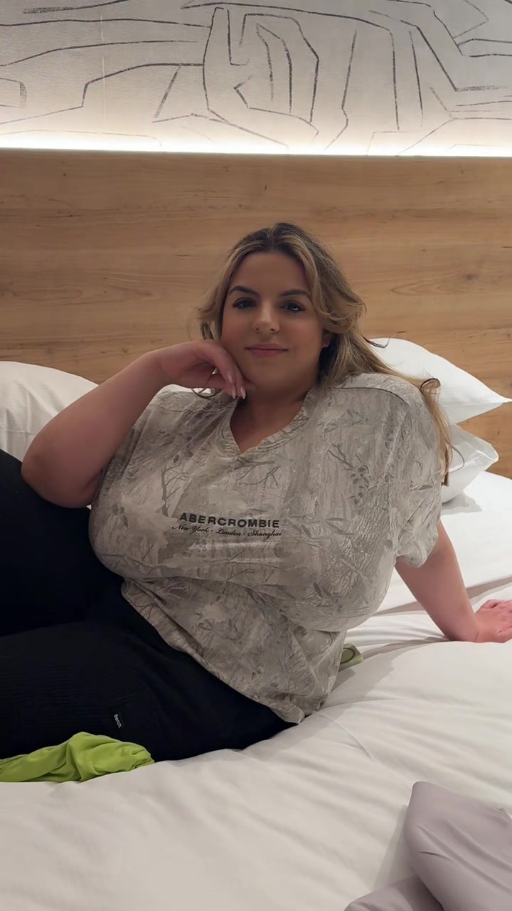 @iloveteniah
