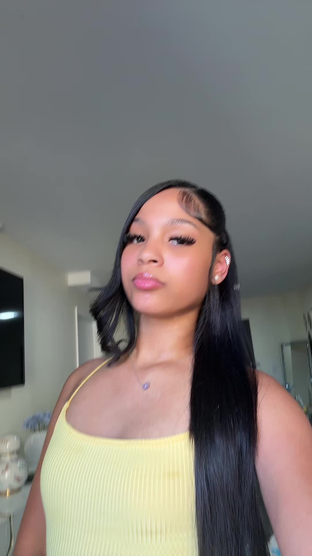 @LizzyB💚