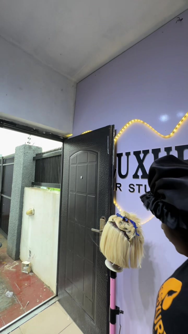 @Fuluxury hair studio backup