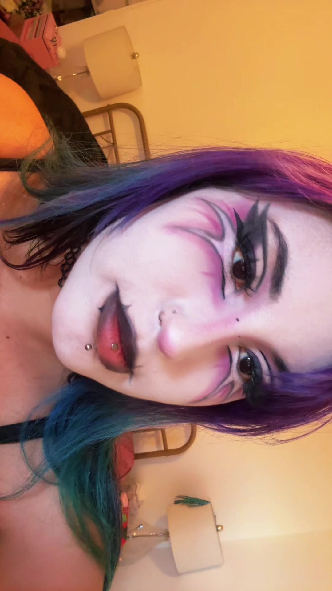 @🧚🏼&zwj;♂️