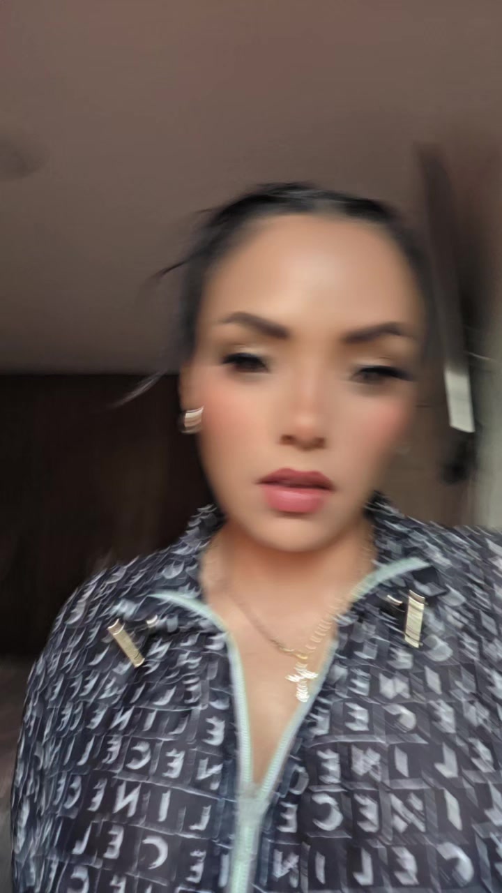 @Anniesexteenoficial