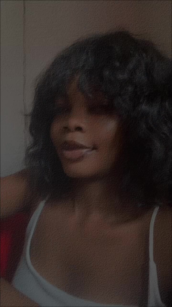 @queencyelizabeth