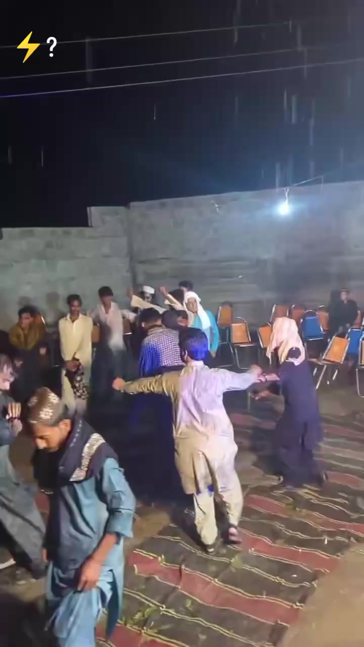 @❣️آؤ مِل کر مُسکراتے ہیں❣️