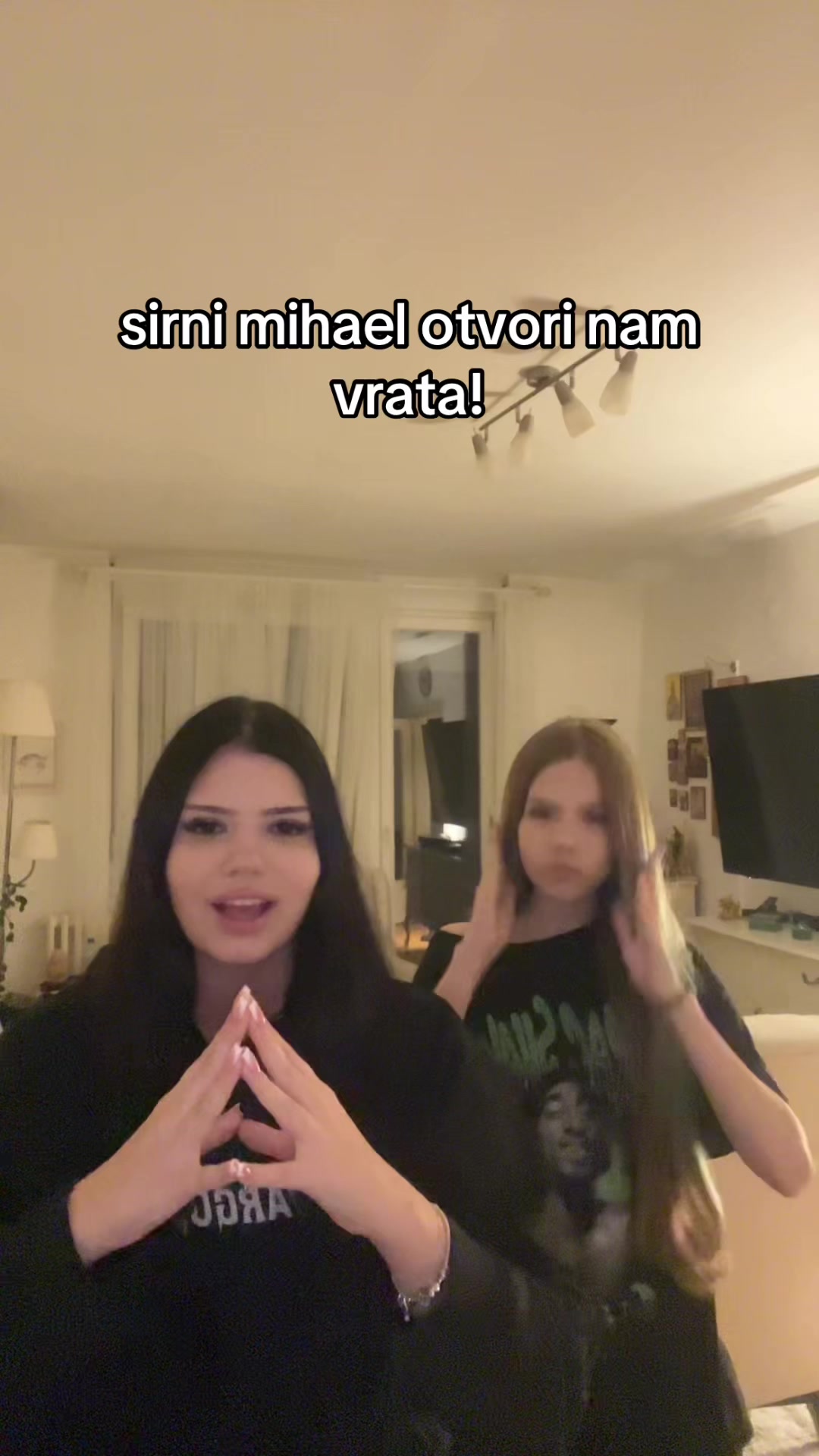 @kojaelena_