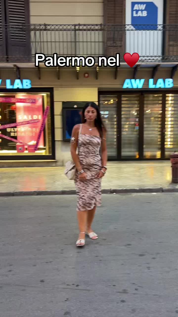 @laurettalofry