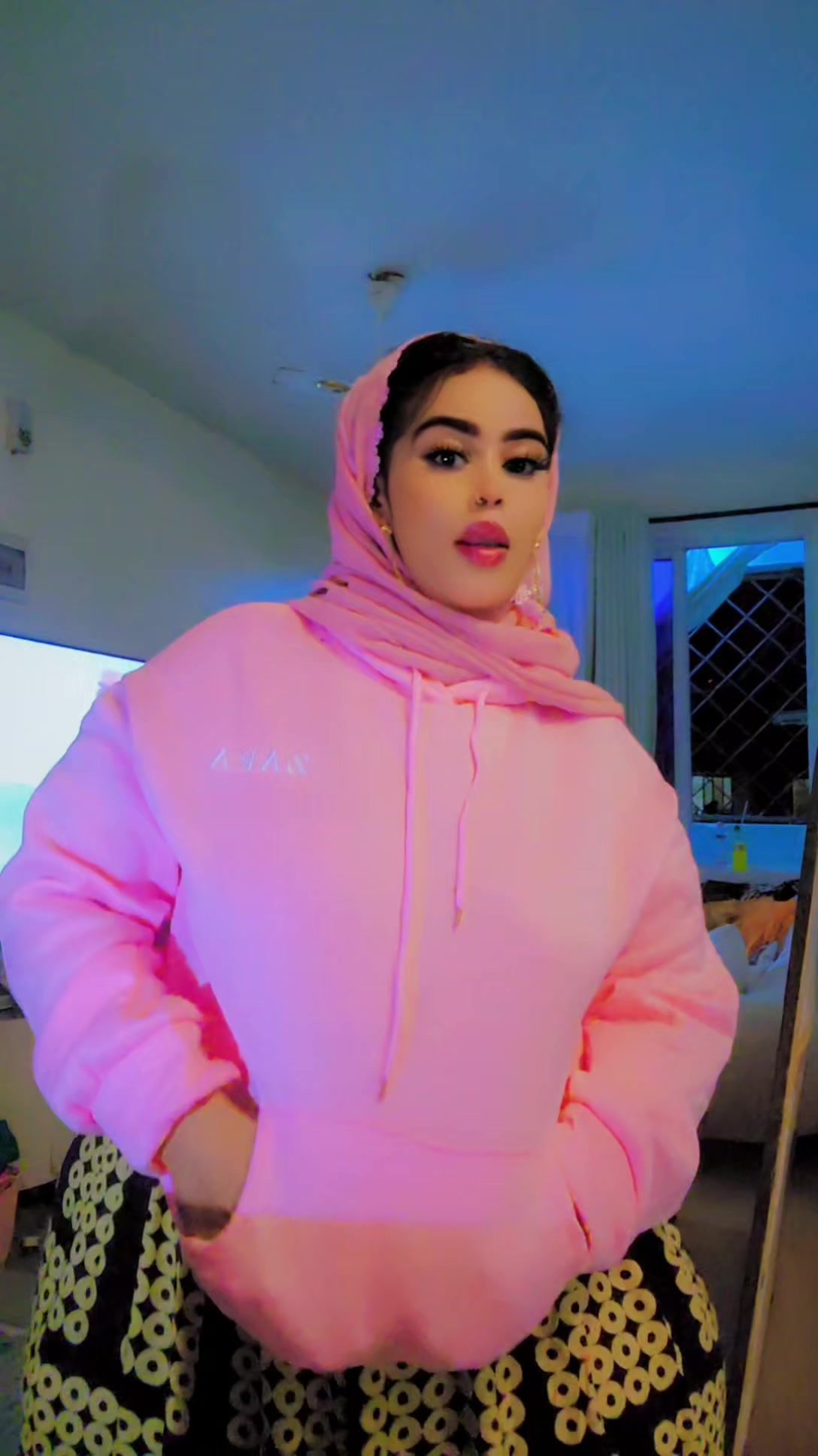 @officialqueencute ✅️😍😌🤑🥂