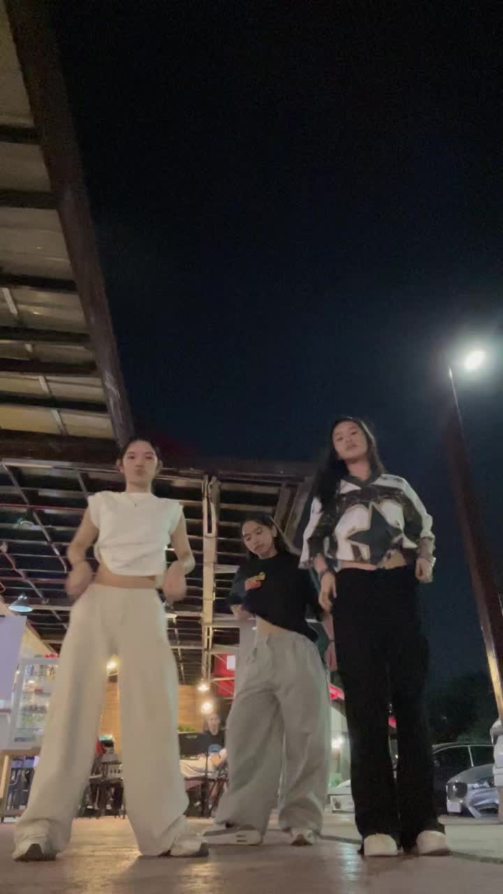 @Petrea Alexa🦇