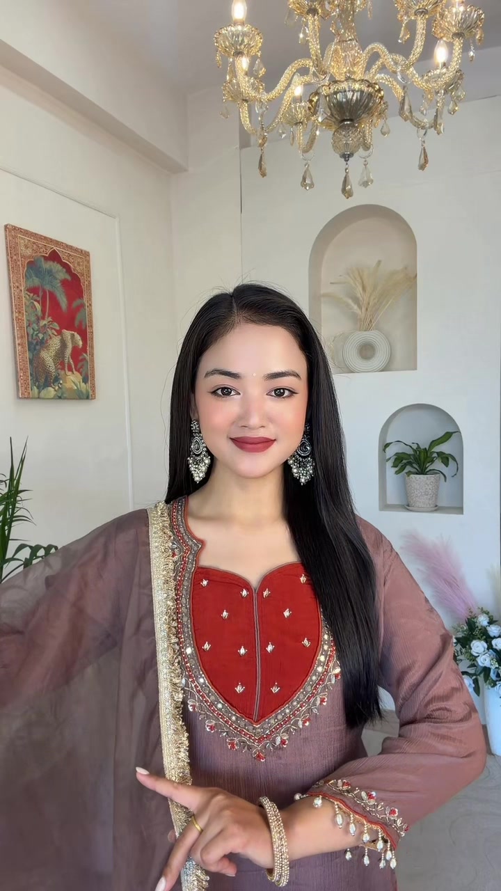 @Naina_TheAttire