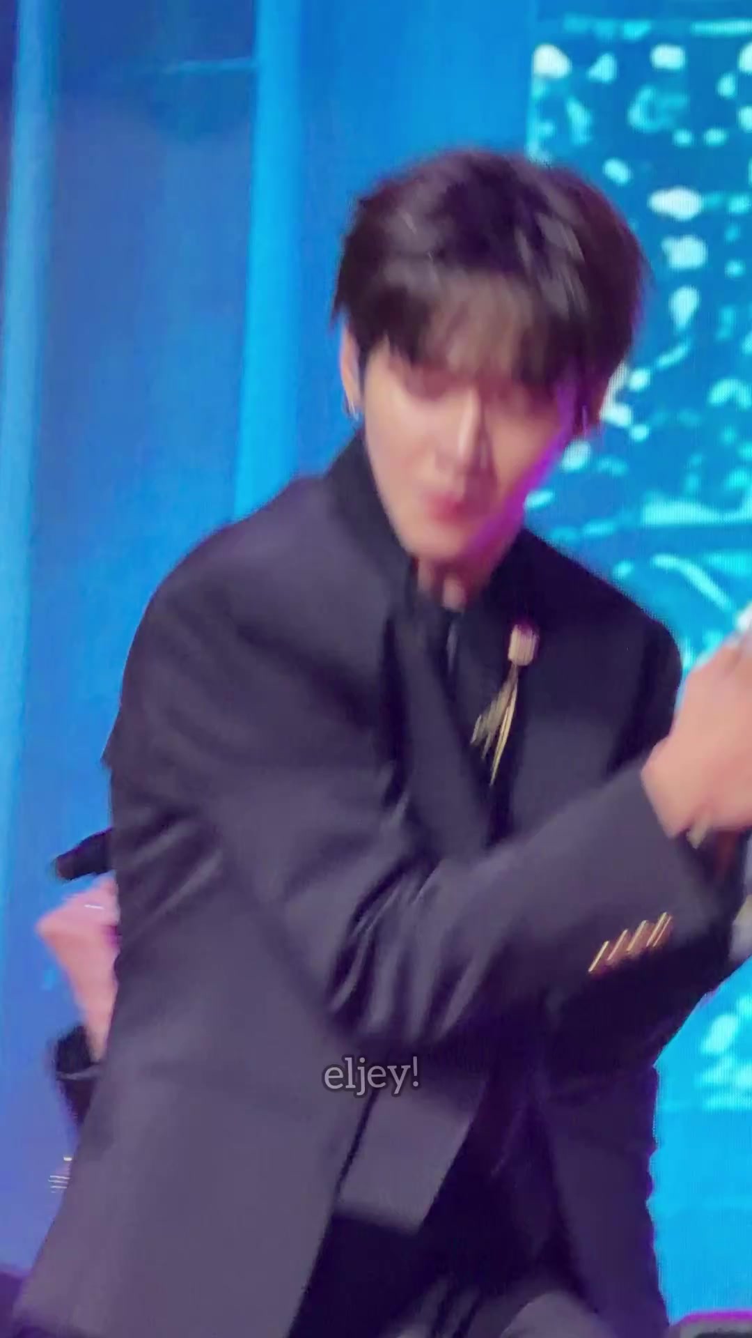 @-jwlz-
