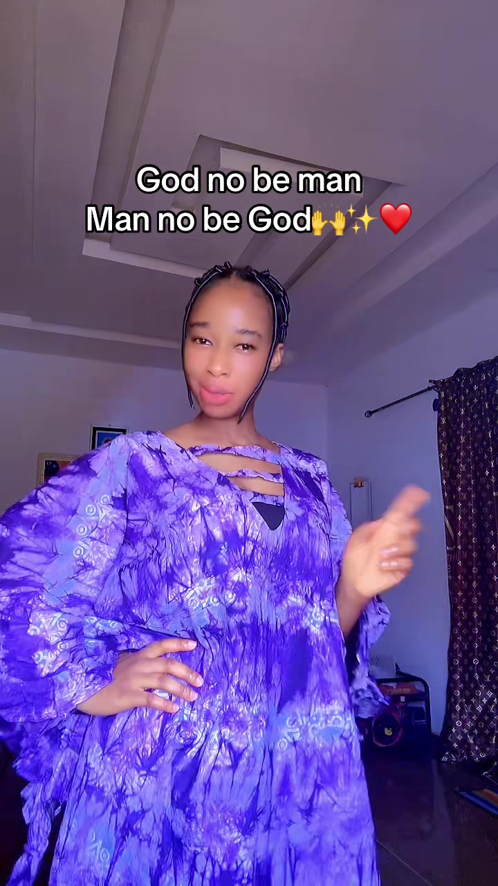 @AYOMIDEY THEEKITIGIRL 🤡