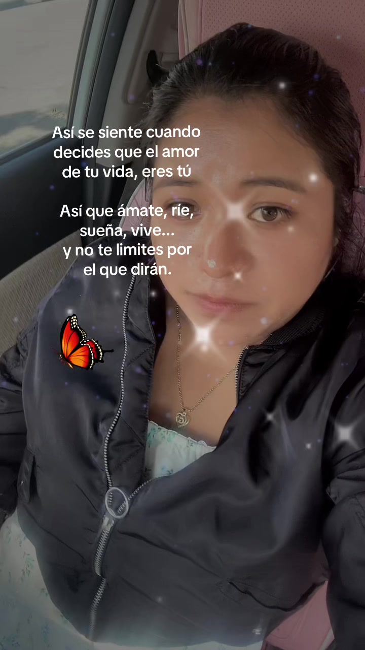 @Lupita 🎧🎵🍓
