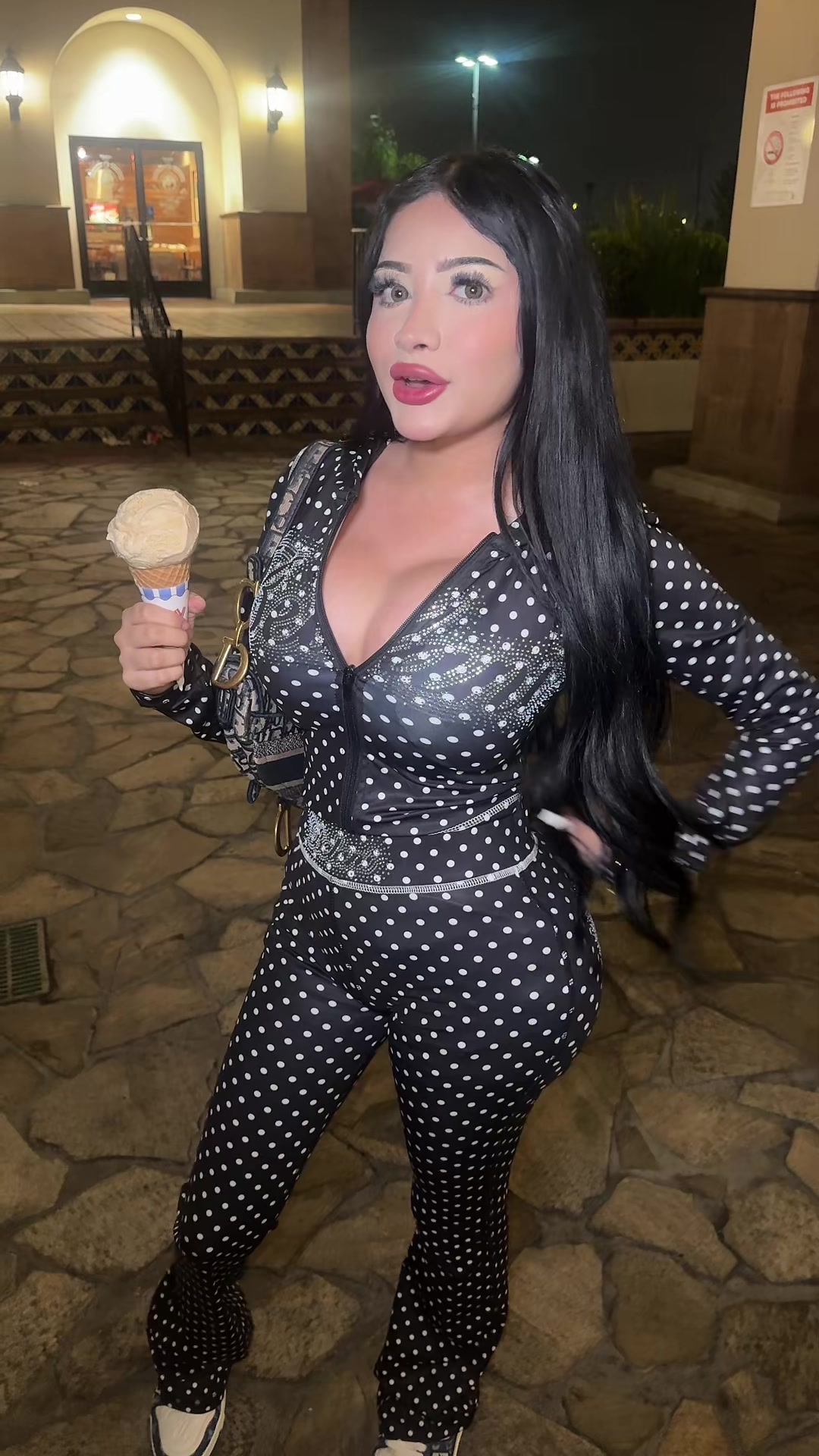 @Isabella
