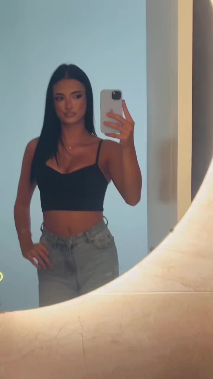 @elena_gukic