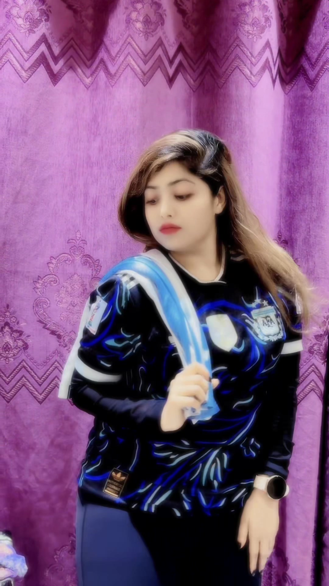 @𝐄𝐯𝐚 𝐂𝐡𝐨𝐰𝐝𝐡𝐮𝐫𝐲