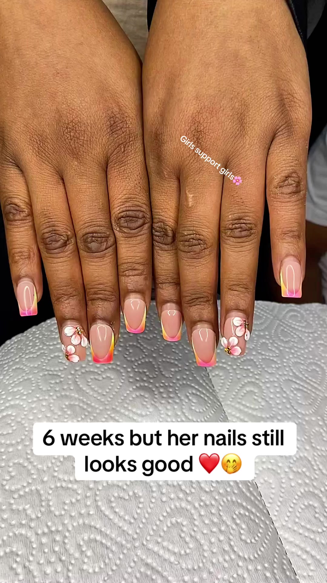@Girls support Girls 🩷💅