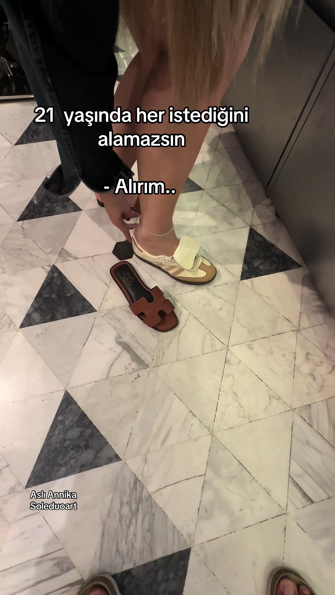 @Aslı Annika