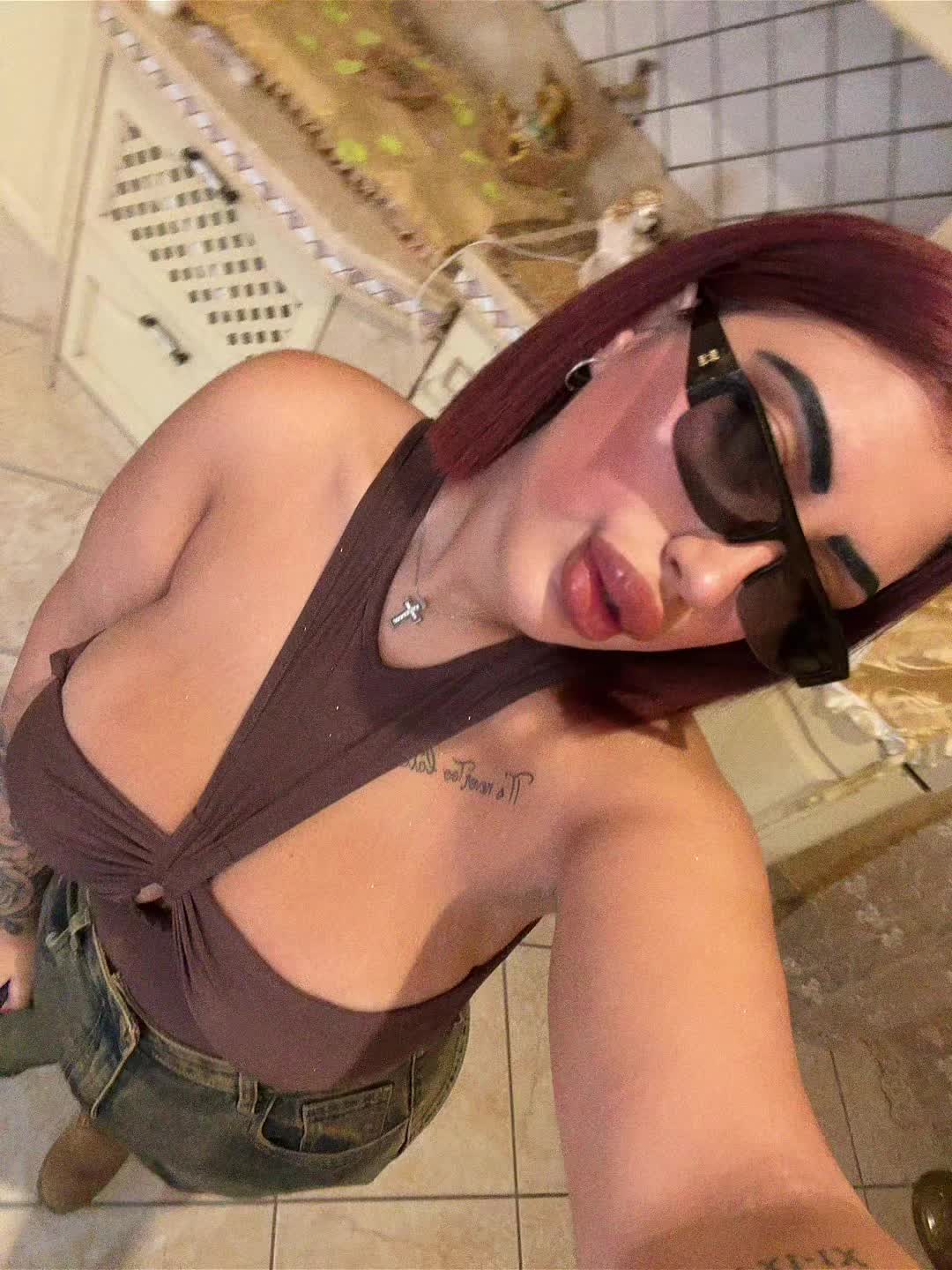 @_rosypetrone_