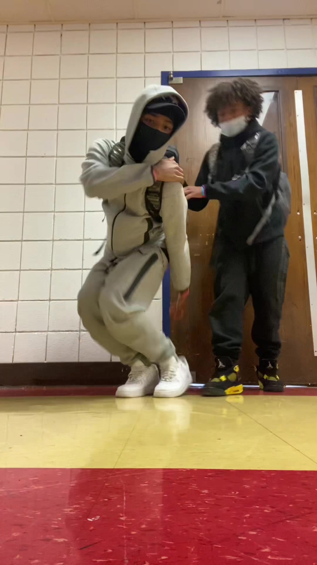 @ar.3z