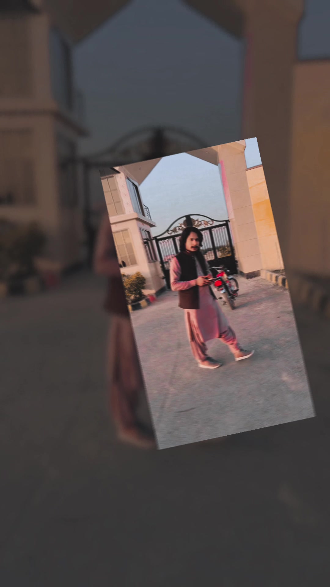 @ذیشان حیدر