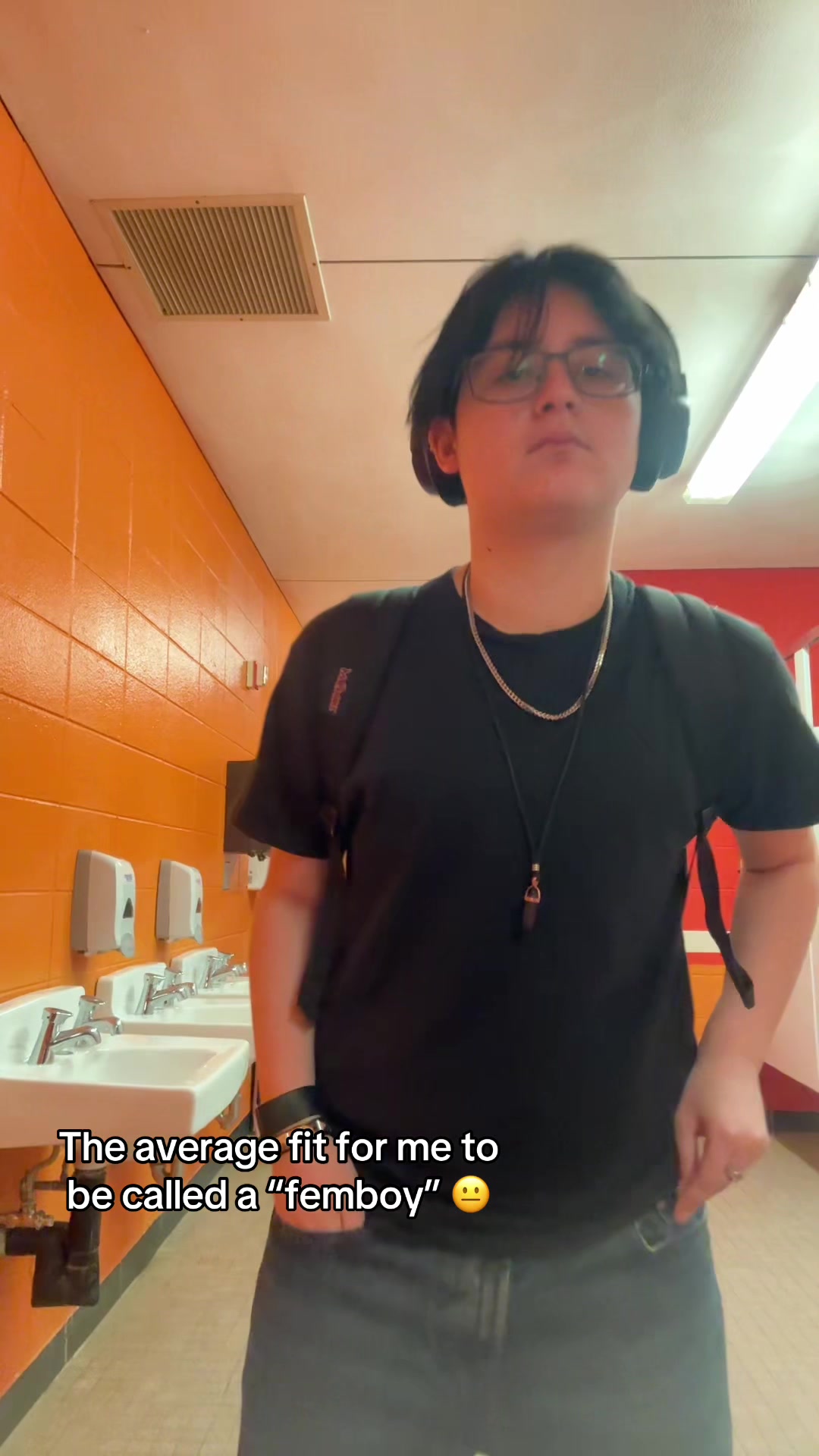@Aj 🎧⚧️