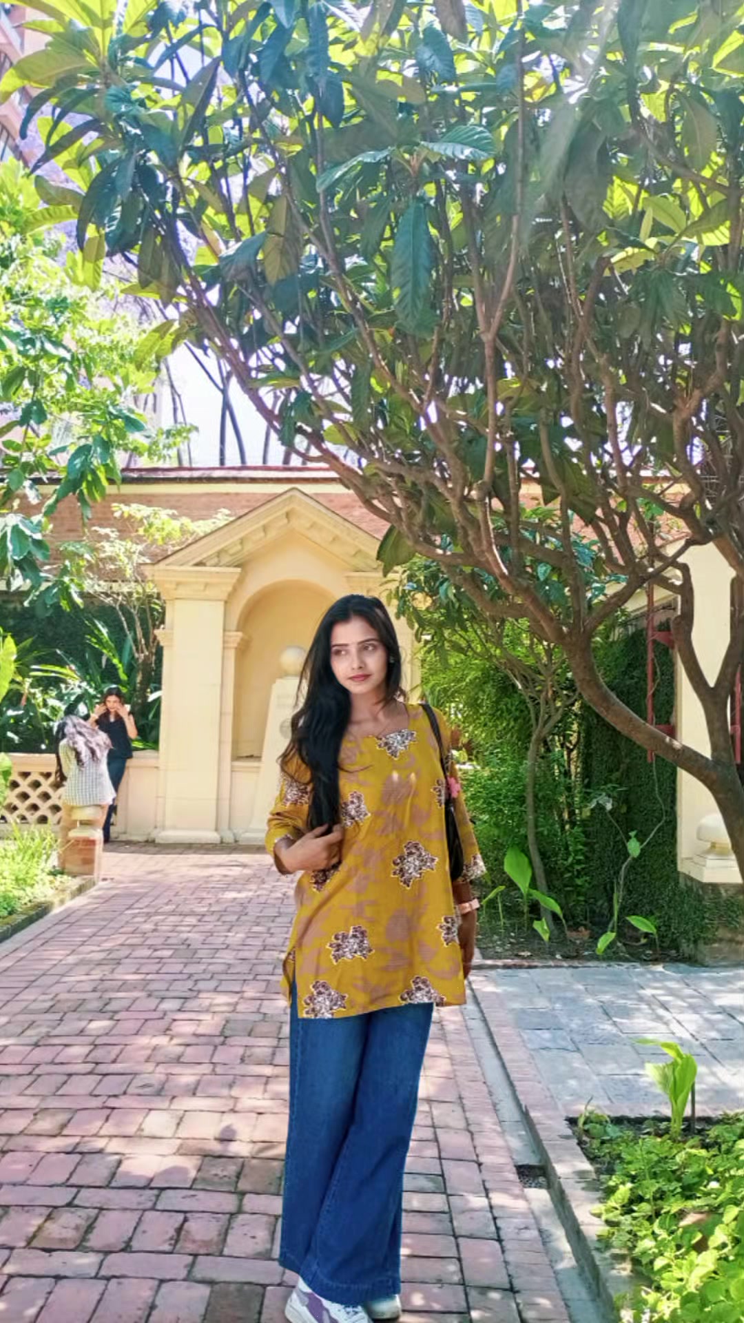 @rakhi thakur🌸🕊️