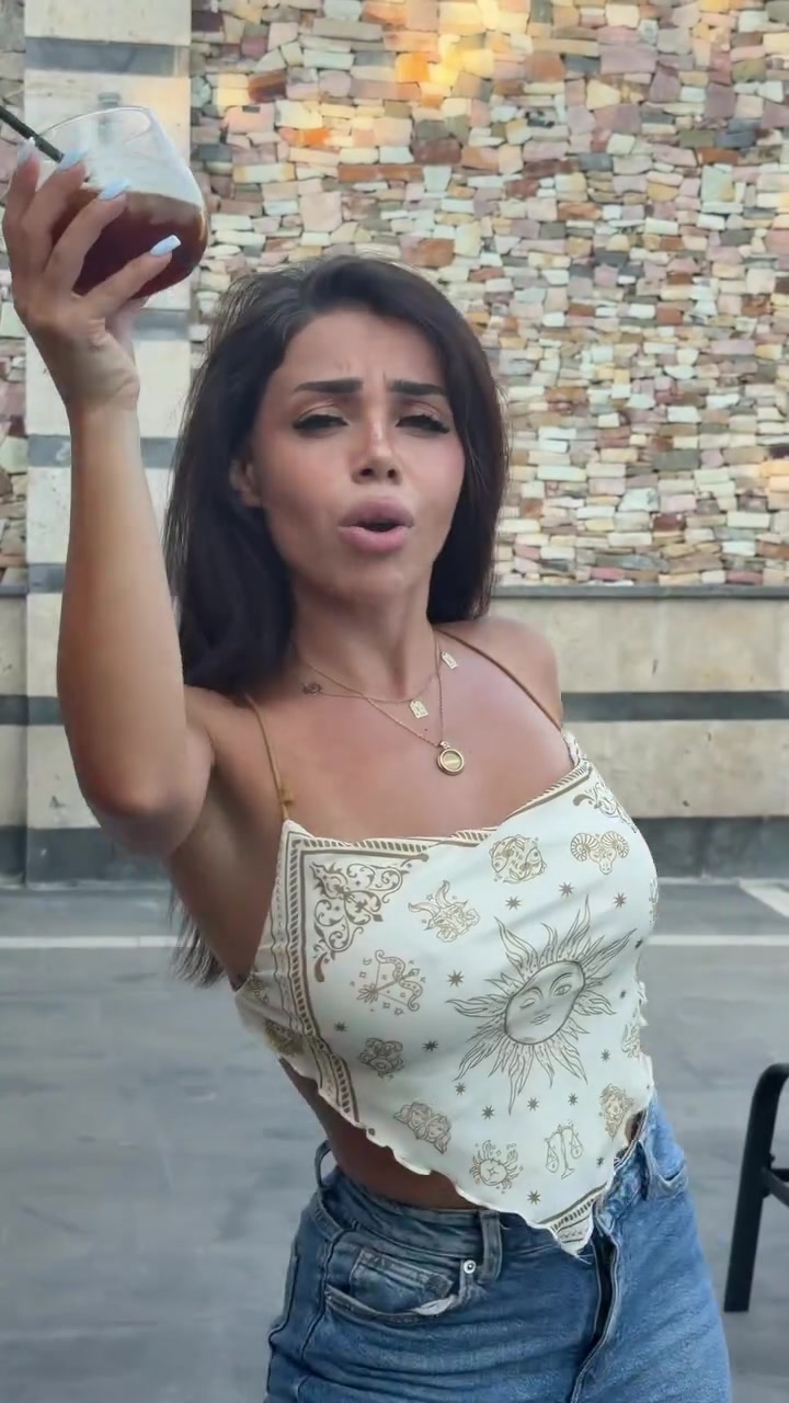 @44elana3