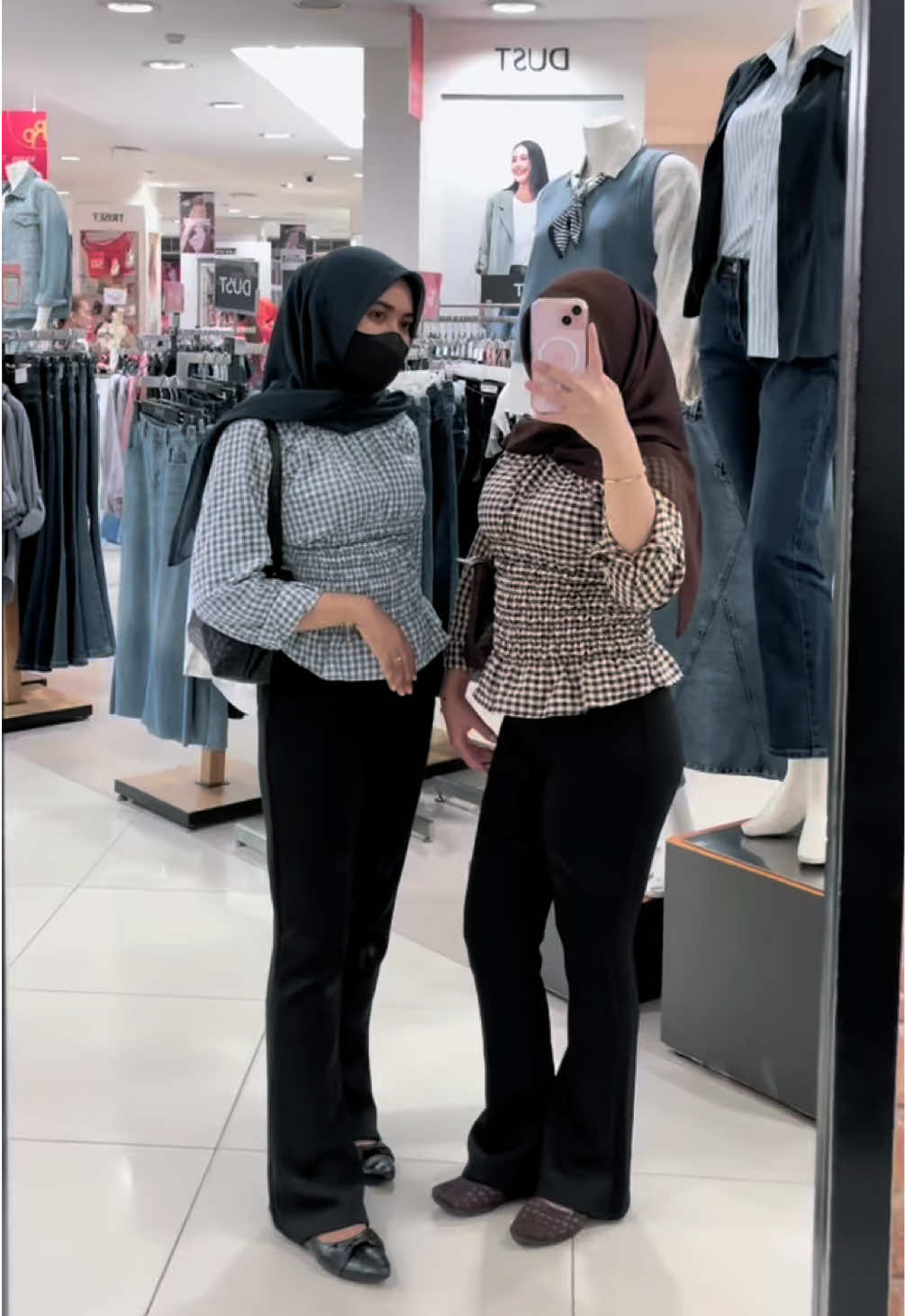 @MBAK INDAH SR